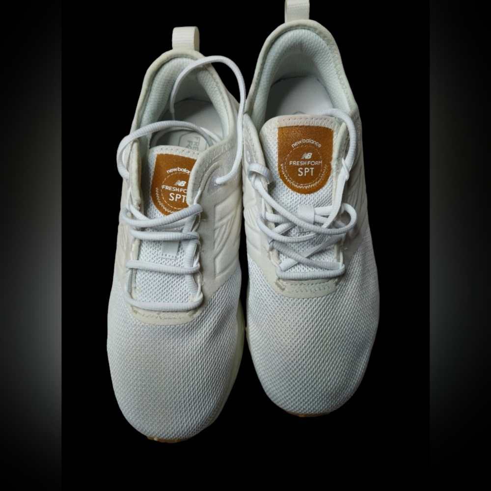 New Balance Men's Fresh Foam SPT V4 Running Shoe, White, 9 4E wide NO BOX